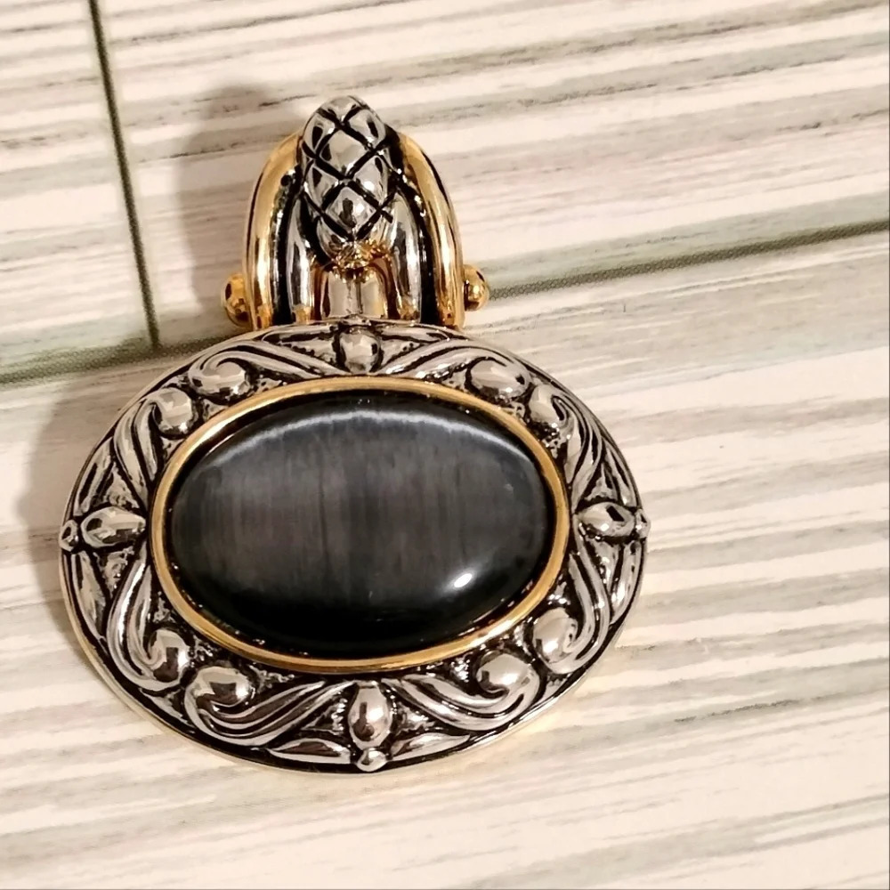 Unbranded Silver Gold Tone Fashion Oval Pendant